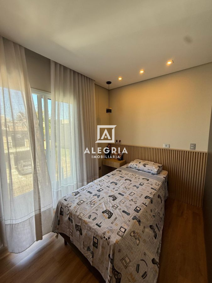 Triplex Alto Padrão em Condominio Fechado Contendo 04 Dormitórios Sendo 01 Suite em São José dos Pinhais