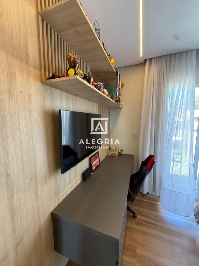Triplex Alto Padrão em Condominio Fechado Contendo 04 Dormitórios Sendo 01 Suite em São José dos Pinhais