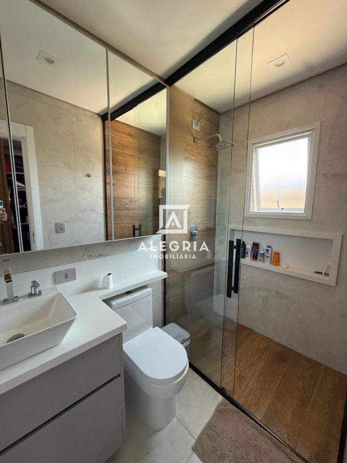 Triplex Alto Padrão em Condominio Fechado Contendo 04 Dormitórios Sendo 01 Suite em São José dos Pinhais