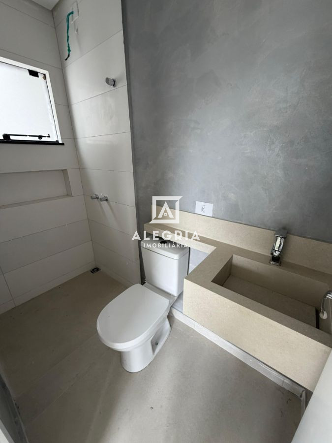 Lindo Sobrado no bairro Costeira em São José dos Pinhais