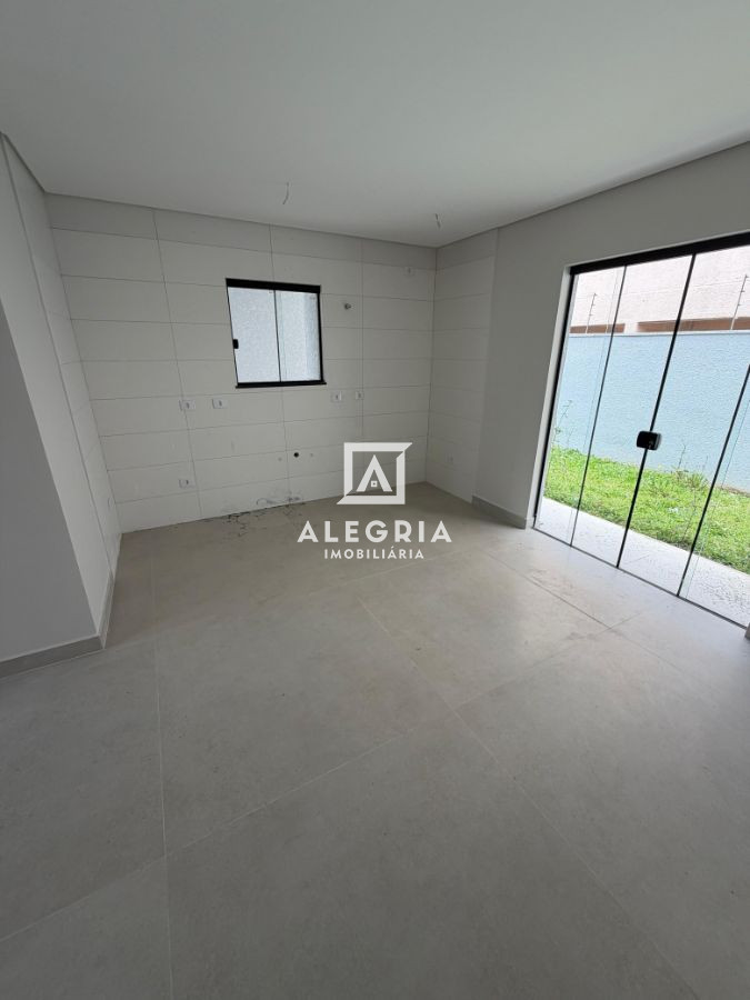 Lindo Sobrado no bairro Costeira em São José dos Pinhais