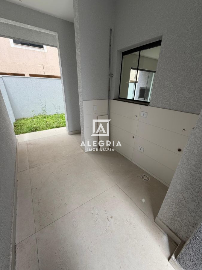 Lindo Sobrado no bairro Costeira em São José dos Pinhais