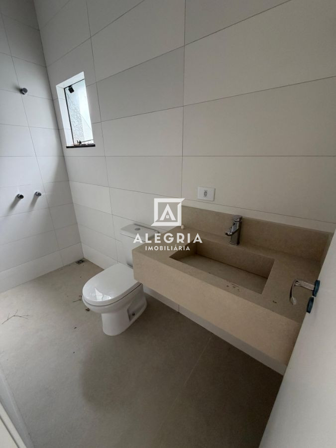 Lindo Sobrado no bairro Costeira em São José dos Pinhais