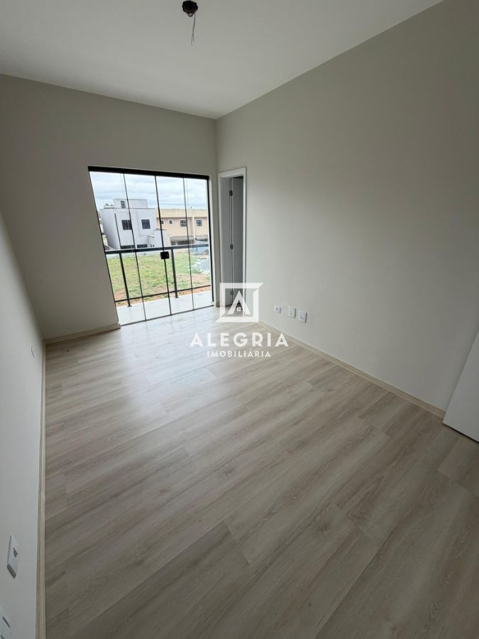 Lindo Sobrado no bairro Costeira em São José dos Pinhais