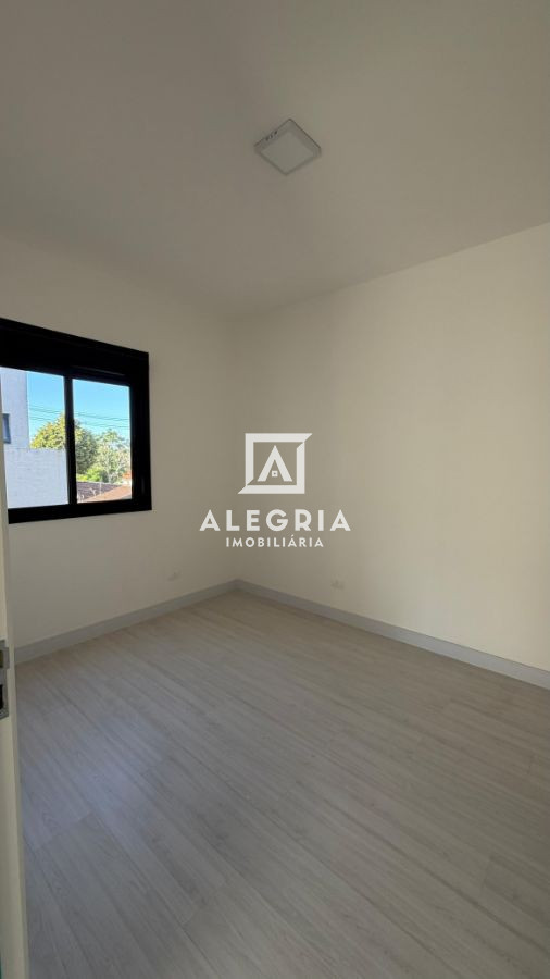 Sobrado Alto Padrão 03 Dormitórios 01 Suíte no Bairro Cruzeiro em São José dos Pinhais