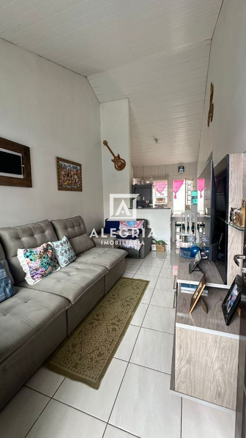 Residência Contendo 03 Dormitórios no Bairro Jurema em São José dos Pinhais