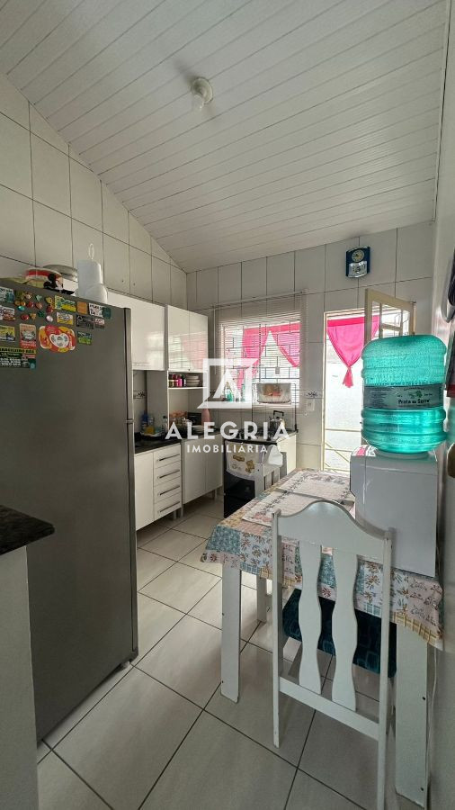 Residência Contendo 03 Dormitórios no Bairro Jurema em São José dos Pinhais