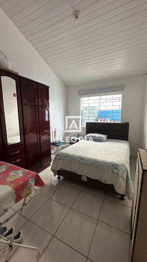 Residência Contendo 03 Dormitórios no Bairro Jurema em São José dos Pinhais