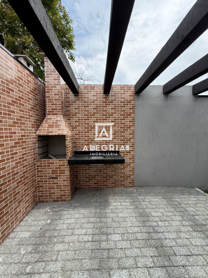 Linda Casa Contendo 03 Dormitórios Sendo 01 Suite e Espaço Gourmet com Churrasqueira em São José dos Pinhais