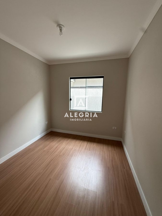 Linda Casa Contendo 03 Dormitórios Sendo 01 Suite e Espaço Gourmet com Churrasqueira em São José dos Pinhais