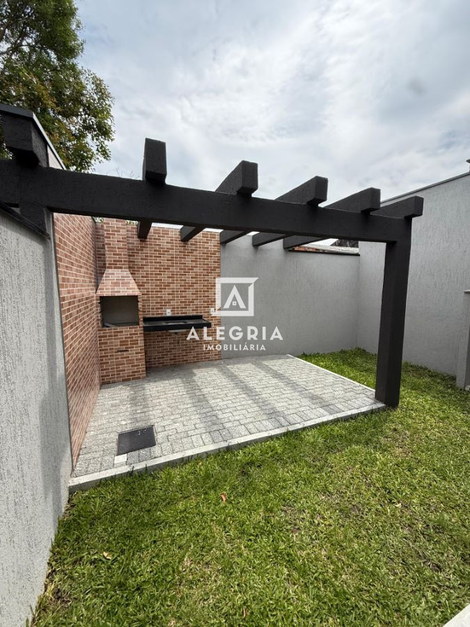 Linda Casa Contendo 03 Dormitórios Sendo 01 Suite e Espaço Gourmet com Churrasqueira em São José dos Pinhais