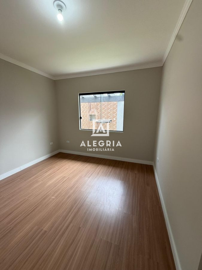 Linda Casa Contendo 03 Dormitórios Sendo 01 Suite e Espaço Gourmet com Churrasqueira em São José dos Pinhais