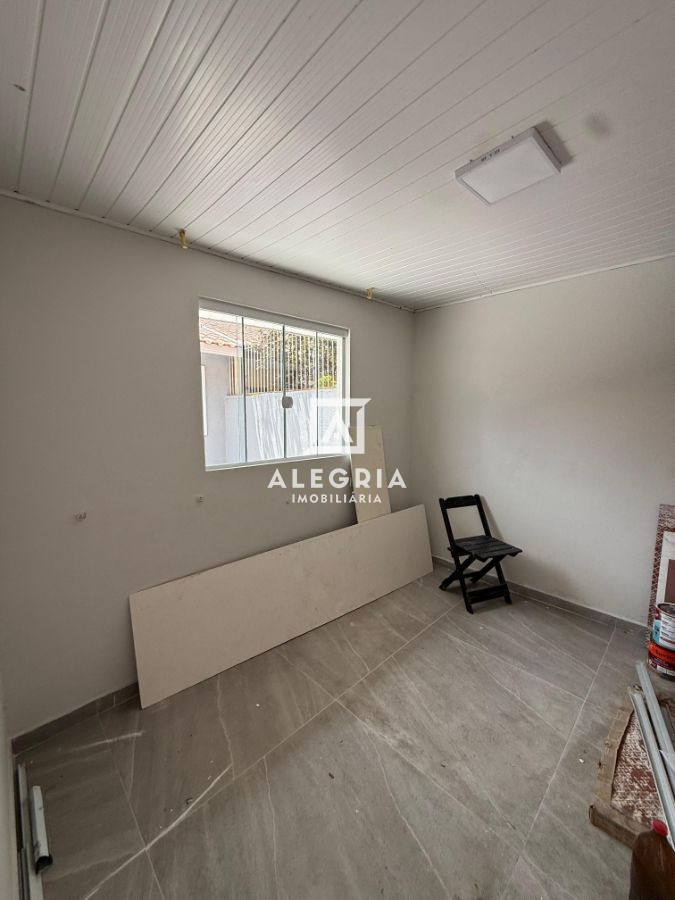 Linda Casa Contendo 04 Dormitórios Sendo 01 Suite com Edicula no Afonso Pena em São José dos Pinhais