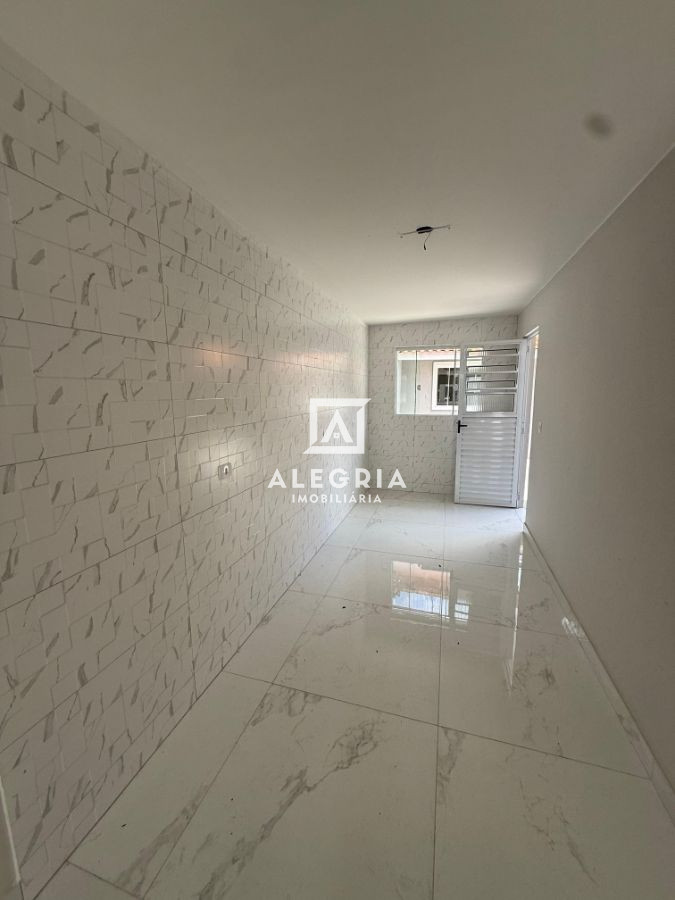 Linda Casa Contendo 04 Dormitórios Sendo 01 Suite com Edicula no Afonso Pena em São José dos Pinhais