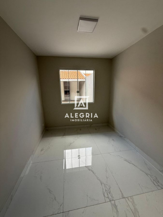 Linda Casa Contendo 04 Dormitórios Sendo 01 Suite com Edicula no Afonso Pena em São José dos Pinhais