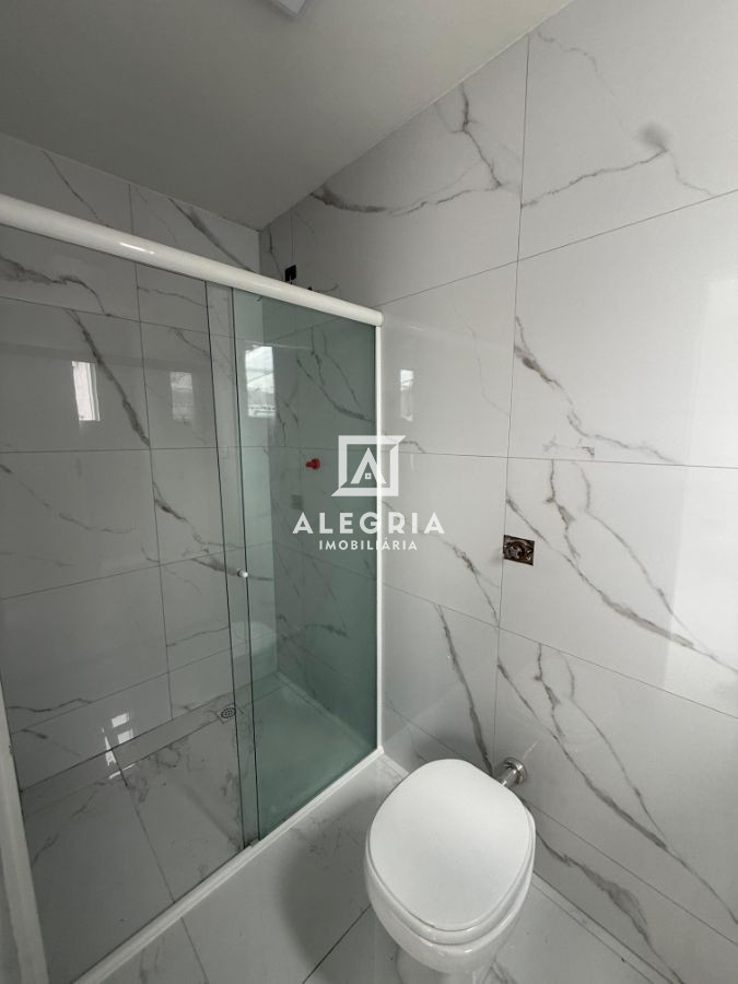 Linda Casa Contendo 04 Dormitórios Sendo 01 Suite com Edicula no Afonso Pena em São José dos Pinhais