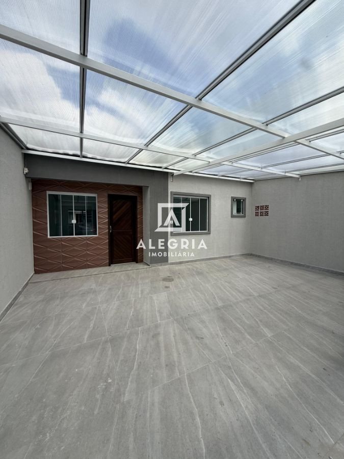Linda Casa Contendo 04 Dormitórios Sendo 01 Suite com Edicula no Afonso Pena em São José dos Pinhais