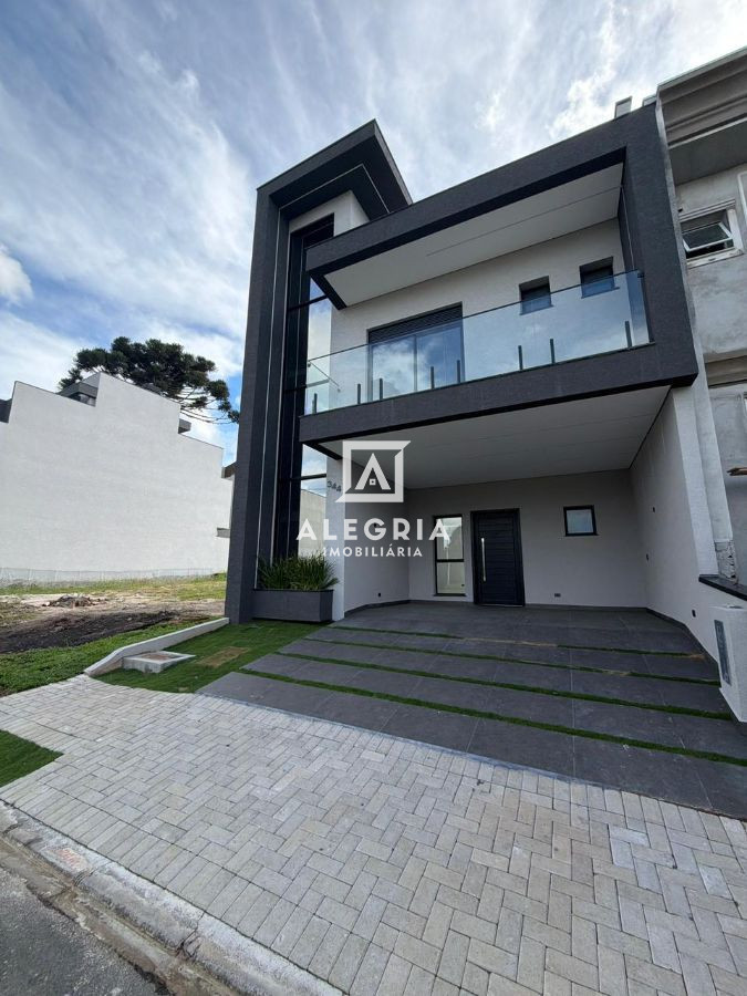 Triplex de Alto Padrão com Terraço Privativo no Bairro Costeira em São José dos Pinhais