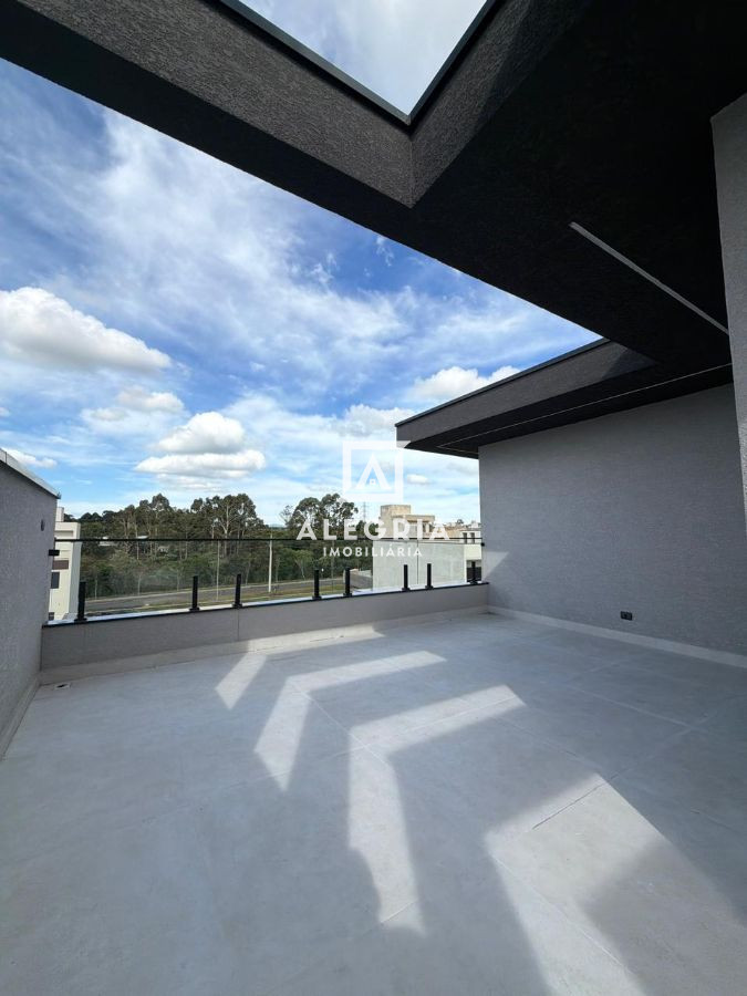 Triplex de Alto Padrão com Terraço Privativo no Bairro Costeira em São José dos Pinhais