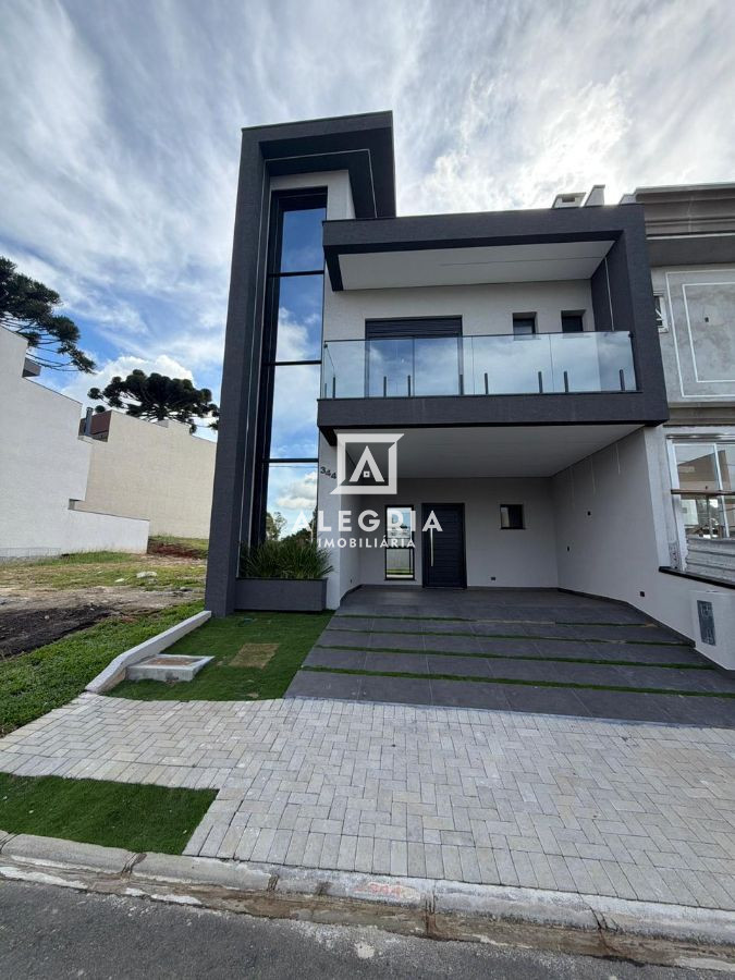 Triplex de Alto Padrão com Terraço Privativo no Bairro Costeira em São José dos Pinhais