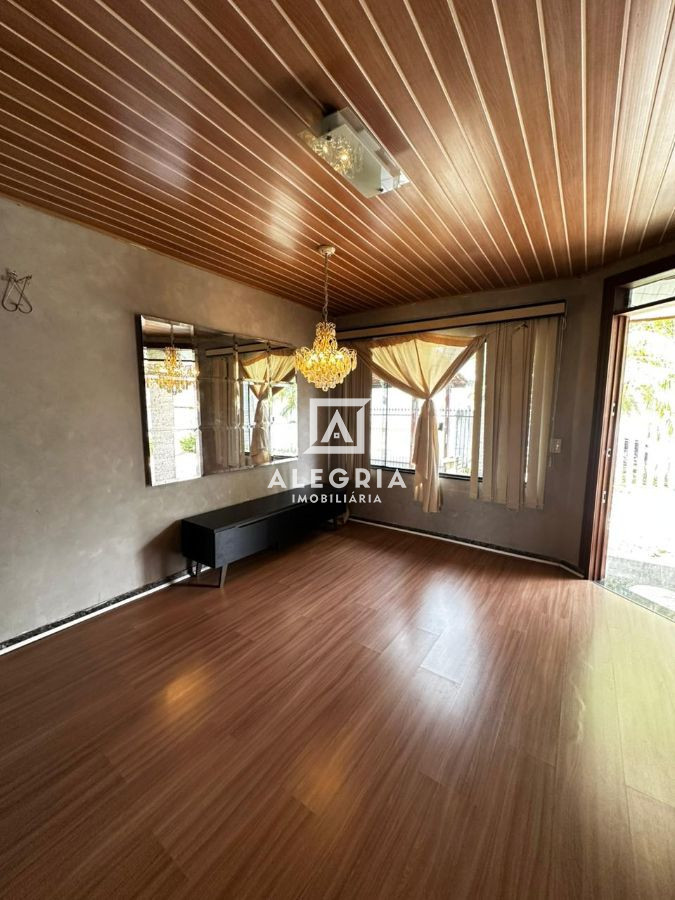 Linda casa 3 Dormitórios sendo uma suíte no bairro Costeira em São José dos Pinhais