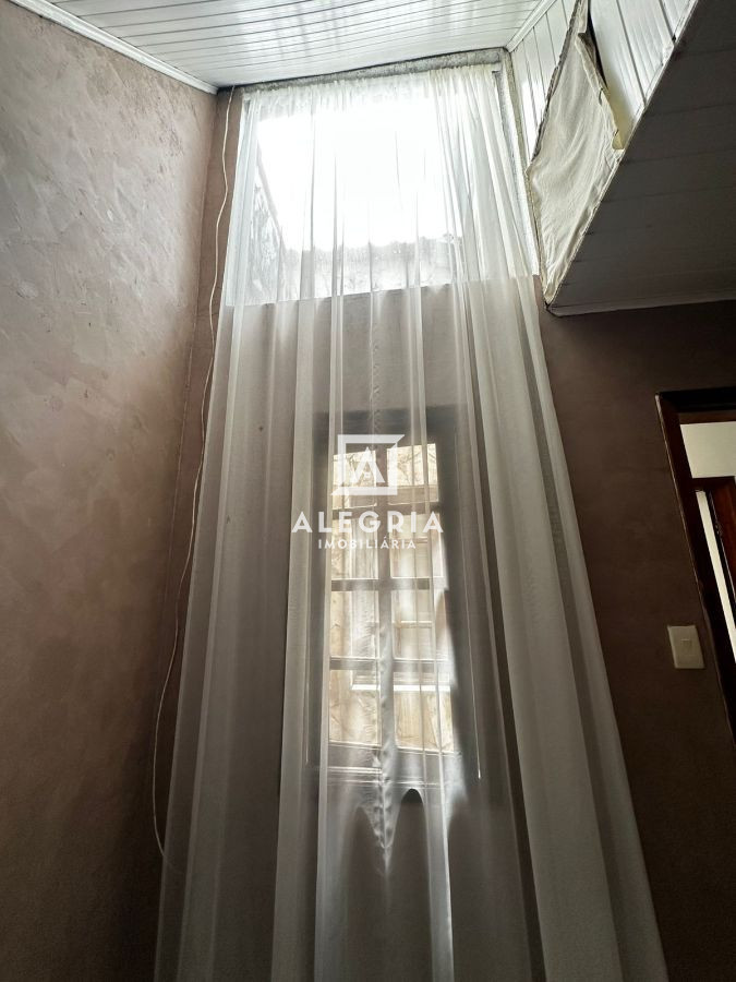 Linda casa 3 Dormitórios sendo uma suíte no bairro Costeira em São José dos Pinhais