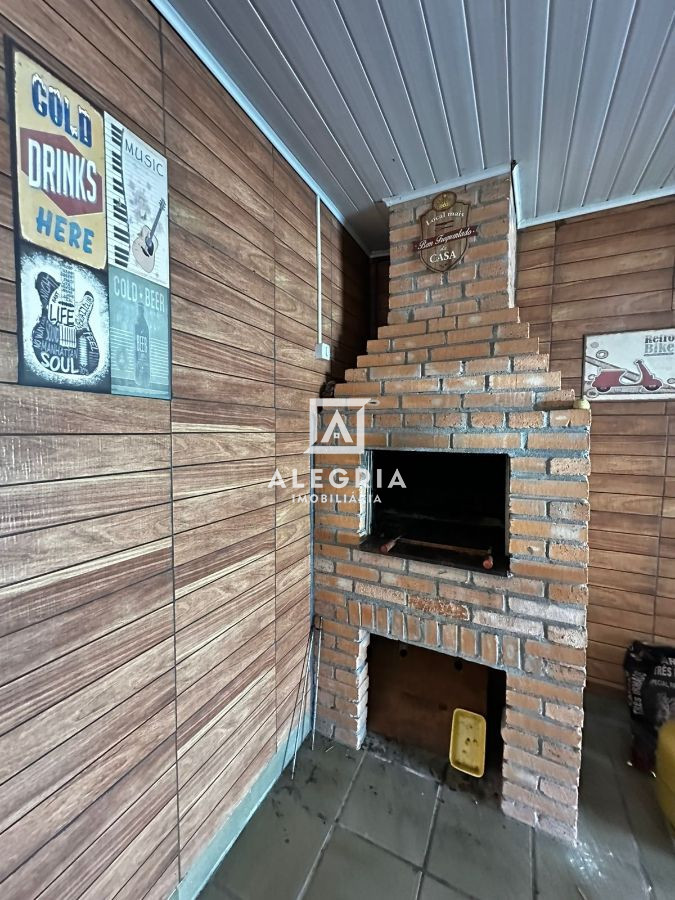 Linda casa 3 Dormitórios sendo uma suíte no bairro Costeira em São José dos Pinhais