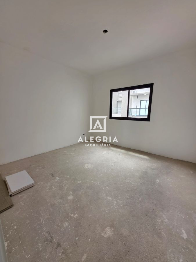 Excelente Triplex 4 Dormitórios Sendo 01 Suíte no Bairro Boneca do Iguaçu em São José dos Pinhais