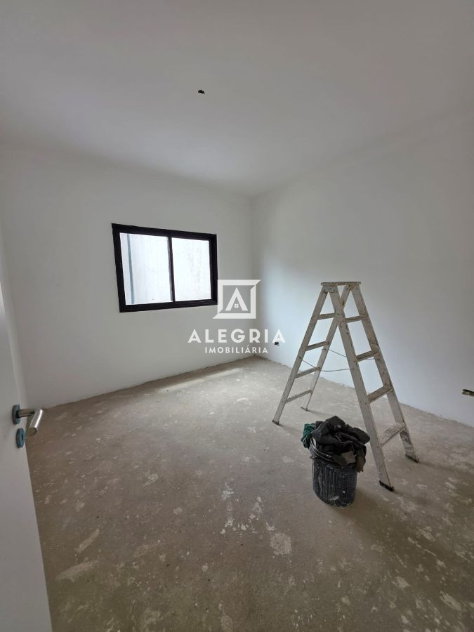 Excelente Triplex 4 Dormitórios Sendo 01 Suíte no Bairro Boneca do Iguaçu em São José dos Pinhais