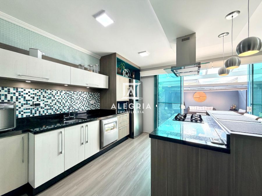 Belíssimo Sobrado semi mobiliado no bairro São Pedro em São José dos Pinhais