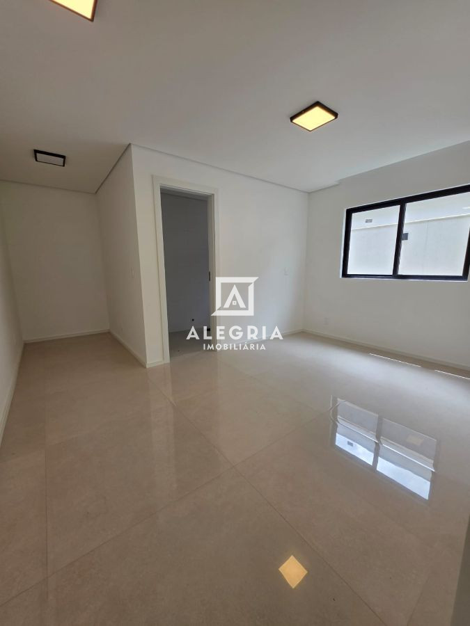 Excelente Residência 03 Dormitórios Sendo 01 Suíte & Edícula com Churrasqueira no Bairro Urano em São José dos Pinhais