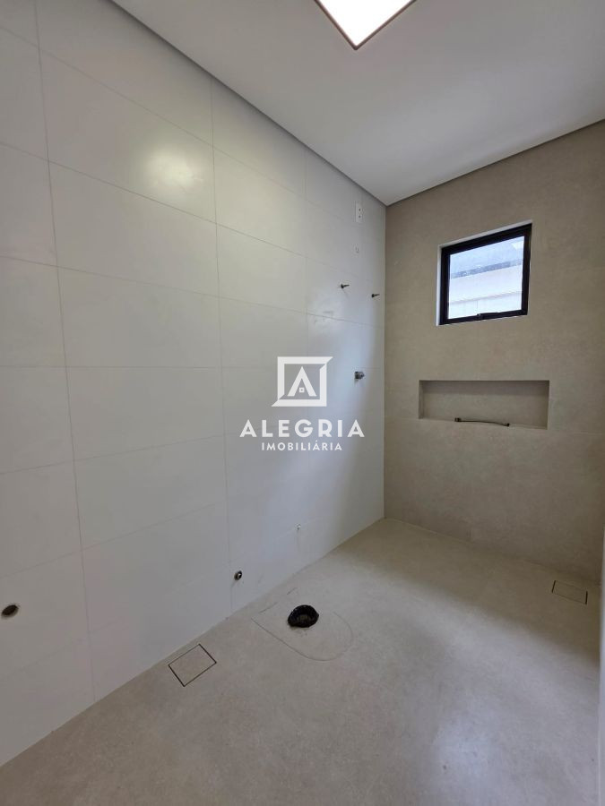 Excelente Residência 03 Dormitórios Sendo 01 Suíte & Edícula com Churrasqueira no Bairro Urano em São José dos Pinhais