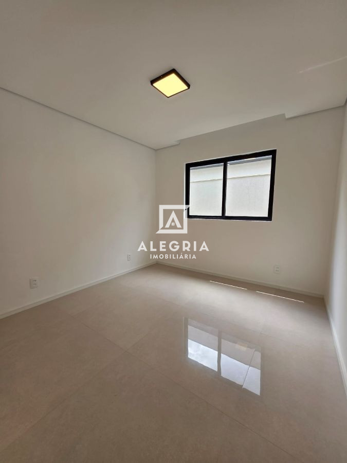 Excelente Residência 03 Dormitórios Sendo 01 Suíte & Edícula com Churrasqueira no Bairro Urano em São José dos Pinhais