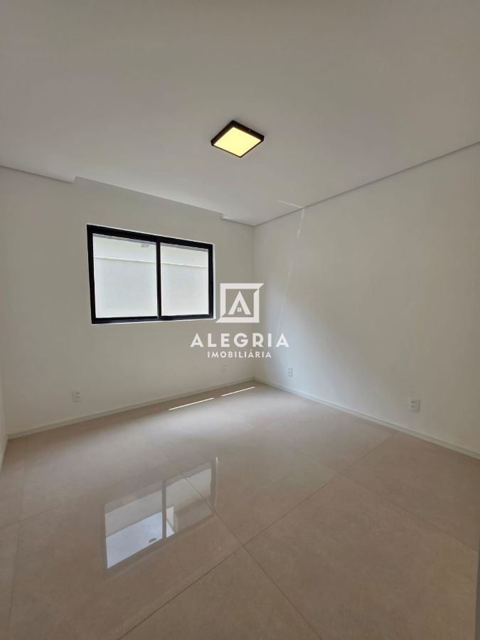 Excelente Residência 03 Dormitórios Sendo 01 Suíte & Edícula com Churrasqueira no Bairro Urano em São José dos Pinhais