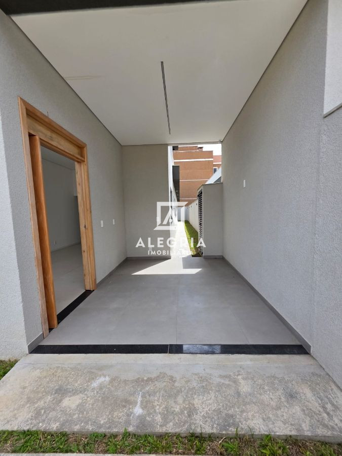 Excelente Residência 03 Dormitórios Sendo 01 Suíte & Edícula com Churrasqueira no Bairro Urano em São José dos Pinhais