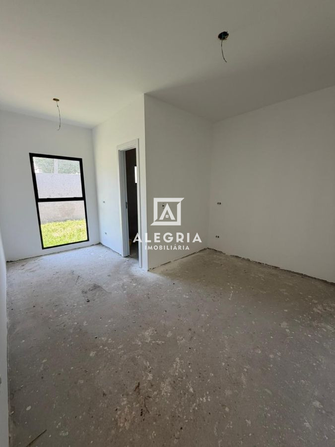 Linda Casa em condominio fechado no bairro Aristocrata em São José dos Pinhais