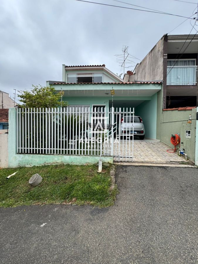 Linda Casa 03 Quartos com Atico no Bairro Santo Antonio em São José dos Pinhais