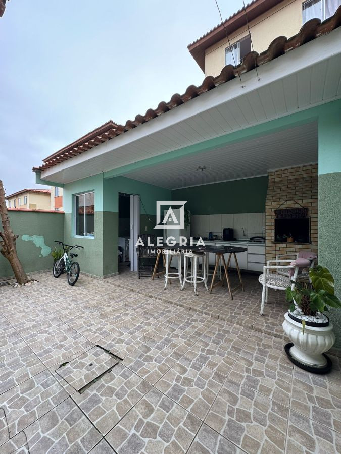 Linda Casa 03 Quartos com Atico no Bairro Santo Antonio em São José dos Pinhais