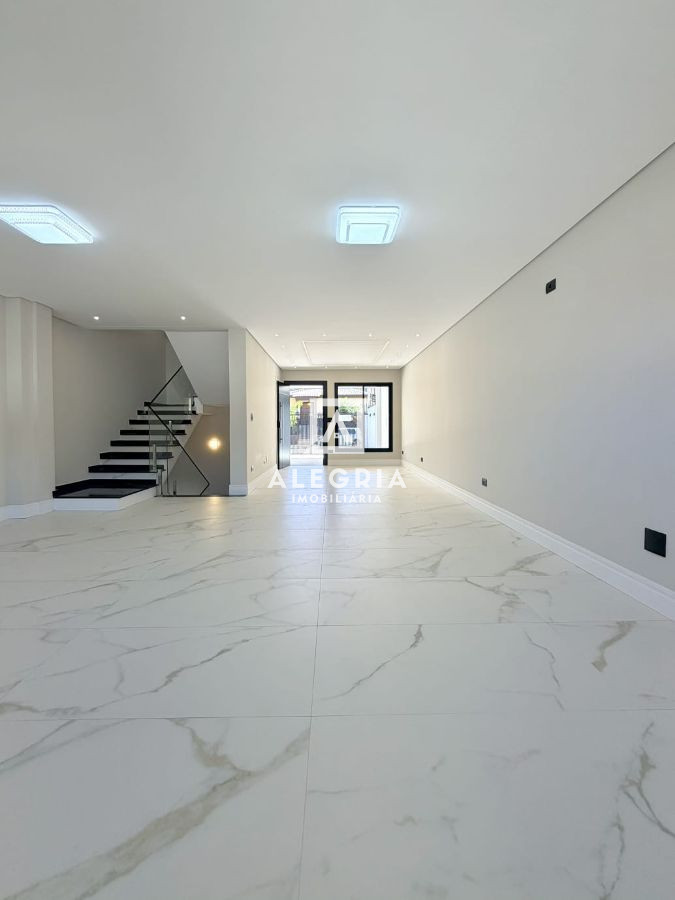 Belíssimo Triplex no bairro Aristocrata em São José dos Pinhais