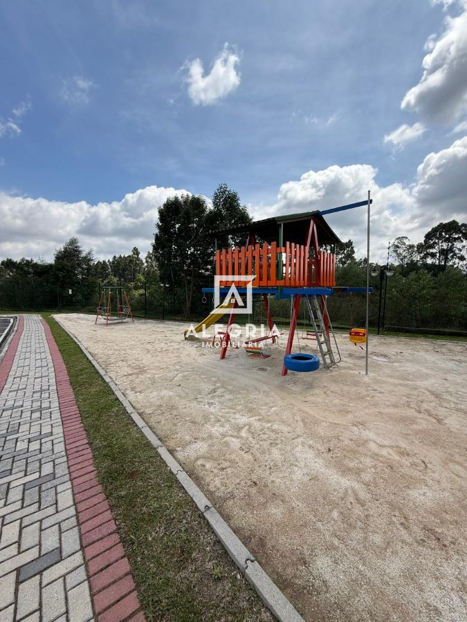 Belíssimo Sobrado em condominio fechado The Life Garden no bairro Costeira em São José dos Pinhais