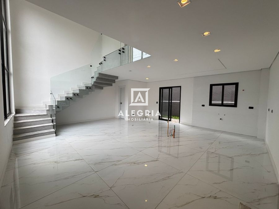 Lindo Sobrado Alto Padrão Contendo 03 Dormitórios Sendo 01 Suite no São Cristovão em São José dos Pinhais