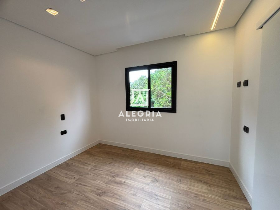 Lindo Sobrado Alto Padrão Contendo 03 Dormitórios Sendo 01 Suite no São Cristovão em São José dos Pinhais