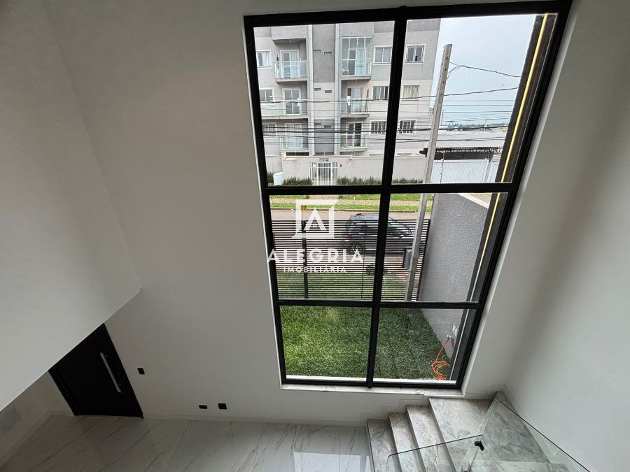 Lindo Sobrado Alto Padrão Contendo 03 Dormitórios Sendo 01 Suite no São Cristovão em São José dos Pinhais