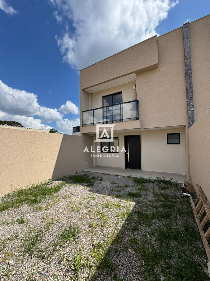 Lindo Sobrado com Edicula no Barro Preto em São José dos Pinhais