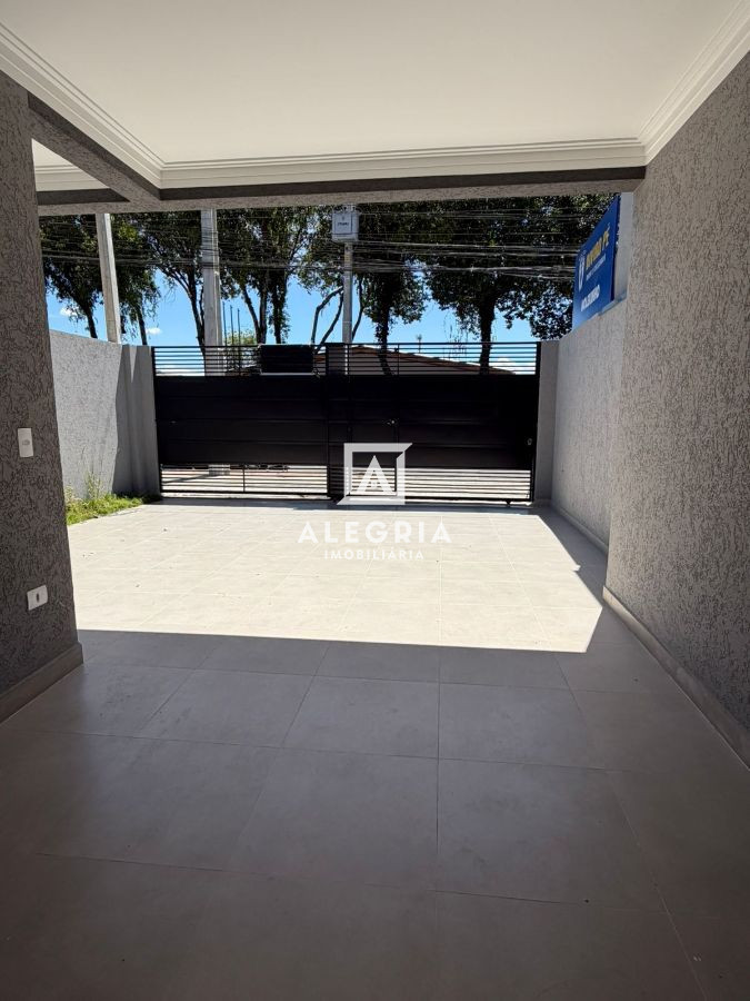 Linda casa 3 Dormitórios sendo 1 suíte no bairro Afonso Pena em São José dos Pinhais