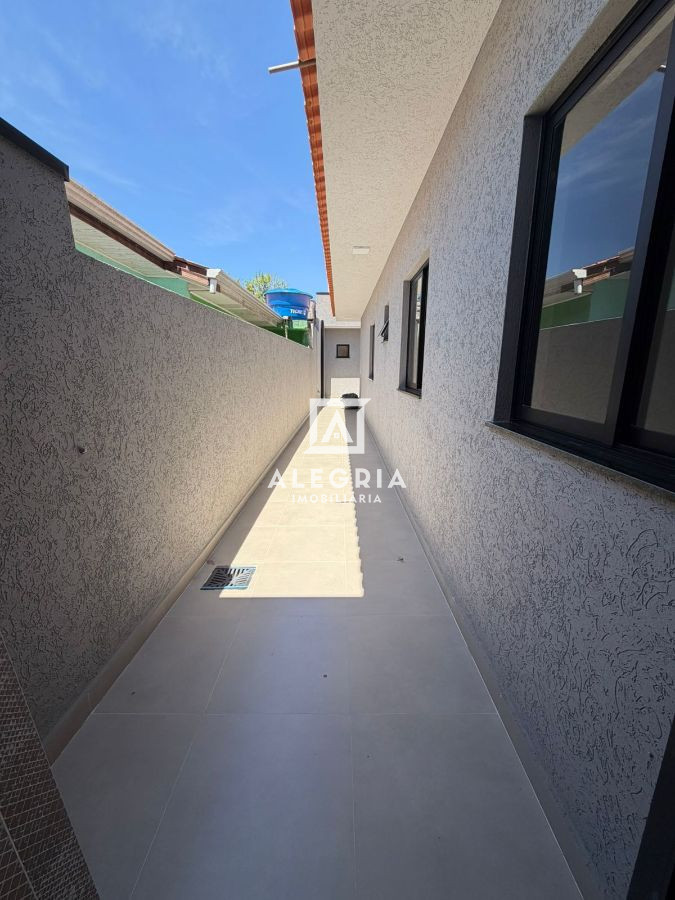 Linda casa 3 Dormitórios sendo 1 suíte no bairro Afonso Pena em São José dos Pinhais