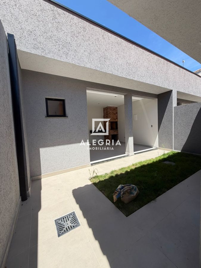 Linda casa 3 Dormitórios sendo 1 suíte no bairro Afonso Pena em São José dos Pinhais