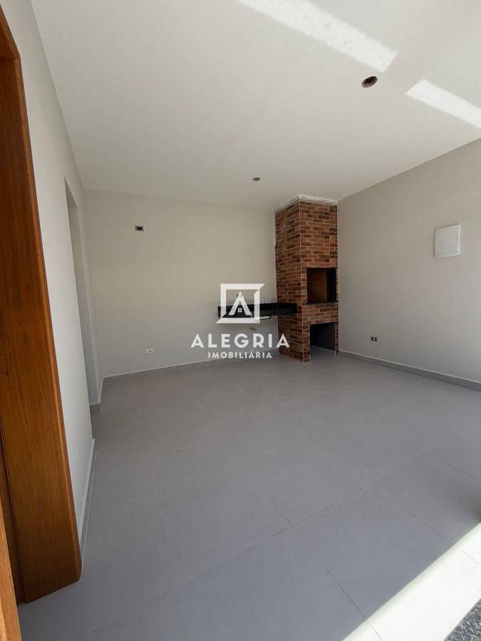 Linda casa 3 Dormitórios sendo 1 suíte no bairro Afonso Pena em São José dos Pinhais