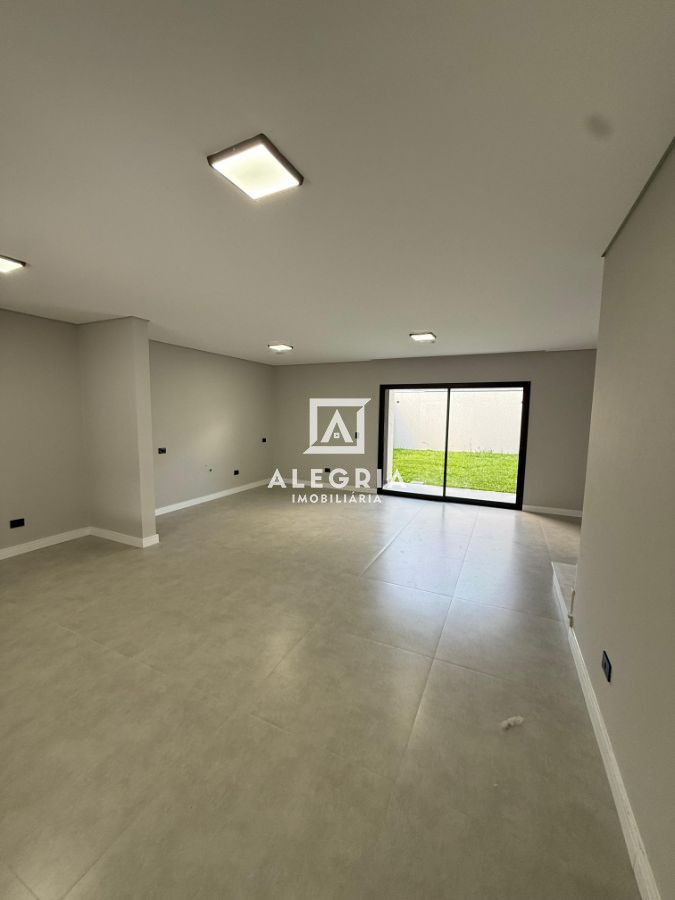 Triplex Alto Padrão Contendo 03 Dormitórios Sendo 01 Suites e Terraço em São José dos Pinhais
