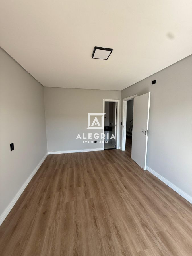 Triplex Alto Padrão Contendo 03 Dormitórios Sendo 01 Suites e Terraço em São José dos Pinhais